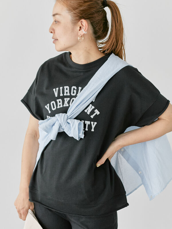 ルネ♡ロゴ入りフーディ HTHのロゴがフロントに入ったジップフーディー🧺 今年はダメージ