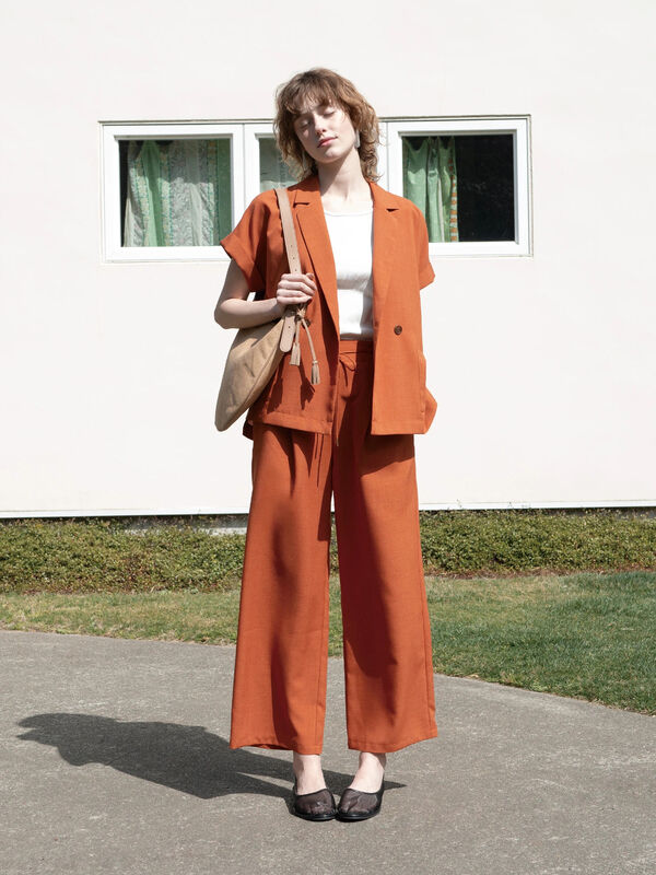 麻調フレンチスリーブジャケット《2025summer catalog item》（ブラック/ベージュ/オレンジ）｜Lugnoncure（ルノンキュール）通販