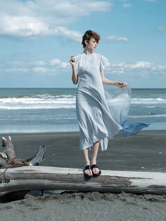 2025夏商品　エムズグレイシーサッカー素材のストライプワンピース　44 2025夏商品 エムズグレイシーサッカー素材のストライプワンピース 44