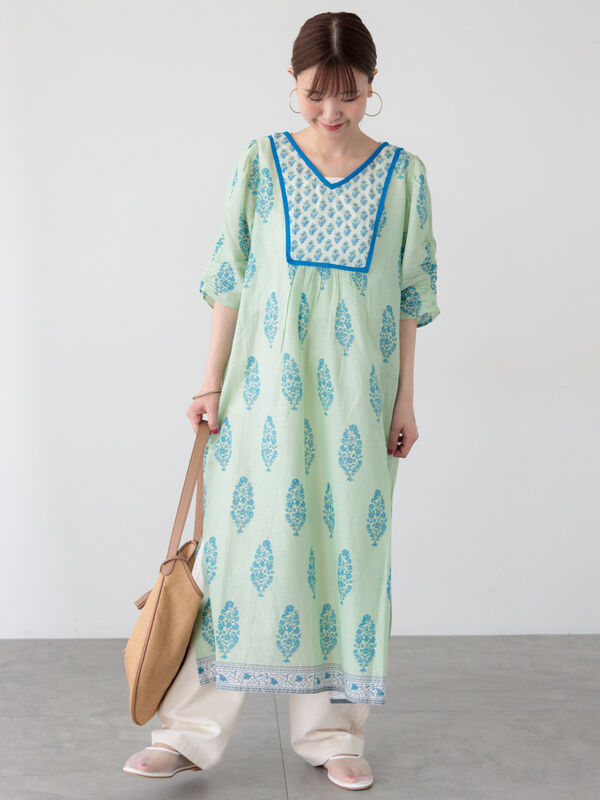 セール】 【INDIA made】花柄プリントワンピース（オフホワイト