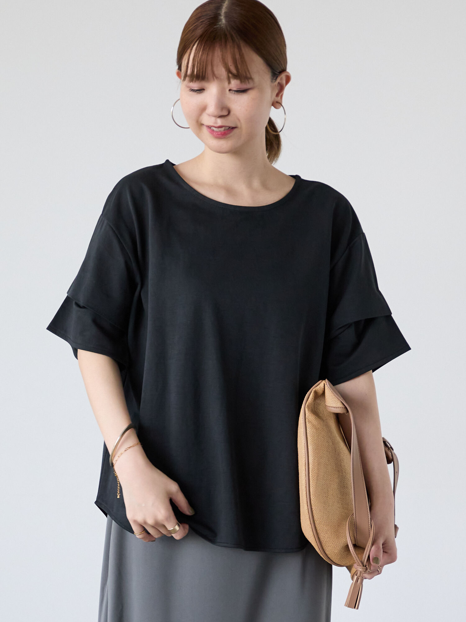 セール】 プレーティング袖タックTシャツ（オフホワイト