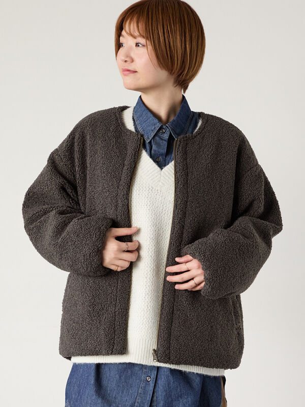 セール】 リバーシブルボアブルゾン（オフホワイト/チャコールグレー