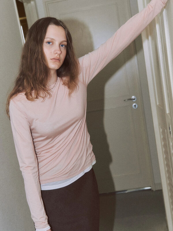 長袖シアートップス《2025autumn catalog item》（オフホワイト/ブラック/ピンク/ブルー）｜Lugnoncure（ルノンキュール）通販