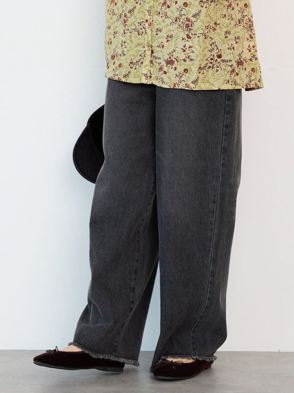 セール】 カットオフストレートデニムパンツ《2025autumn セール】 カットオフストレートデニムパンツ《2025autumn