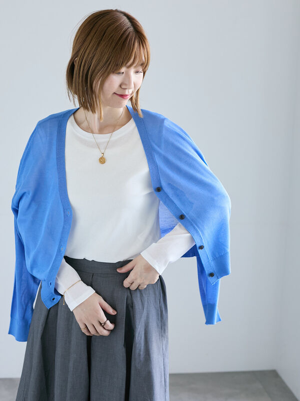 美品　Dolce&gabbana シルク　カーディガン　ブルー 美品 Dolce&gabbana シルク カーディガン ブルー 美品 Dolce&gabbana