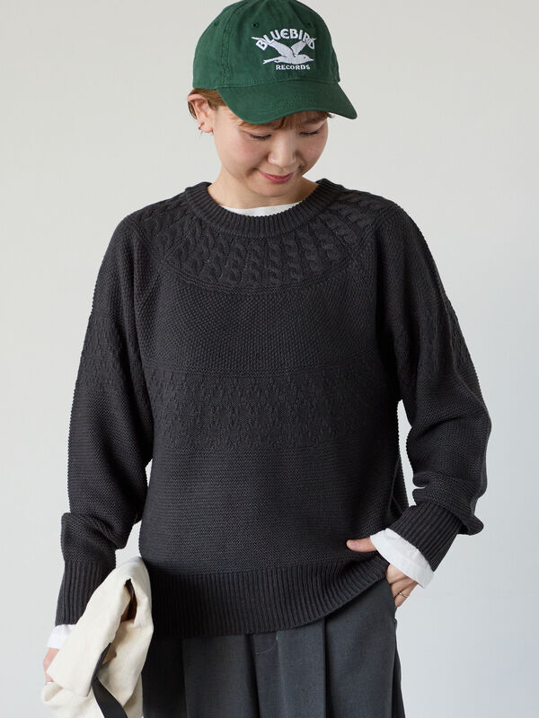 求心柄編みクルーネックニット（チャコールグレー）｜Lugnoncure（ルノンキュール）通販