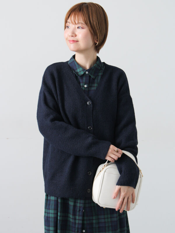 ウール混ふわふわVネックカーディガン（ネイビー）｜Lugnoncure（ルノンキュール）通販