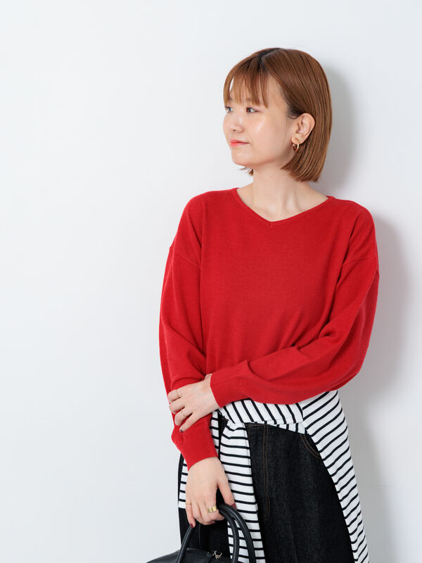 セール】 もちもちVネックニット（ブラック/レッド/ベージュ/ブルー