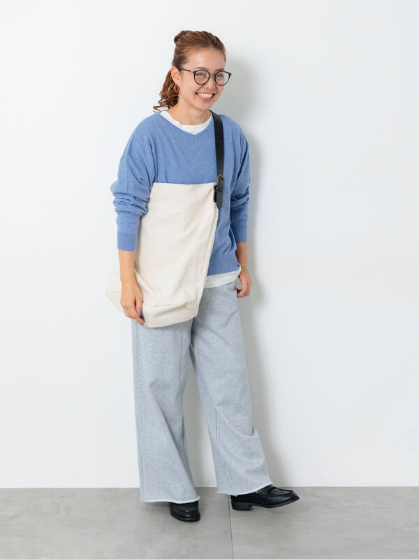 セール】 もちもちVネックニット（ブラック/レッド/ベージュ/ブルー