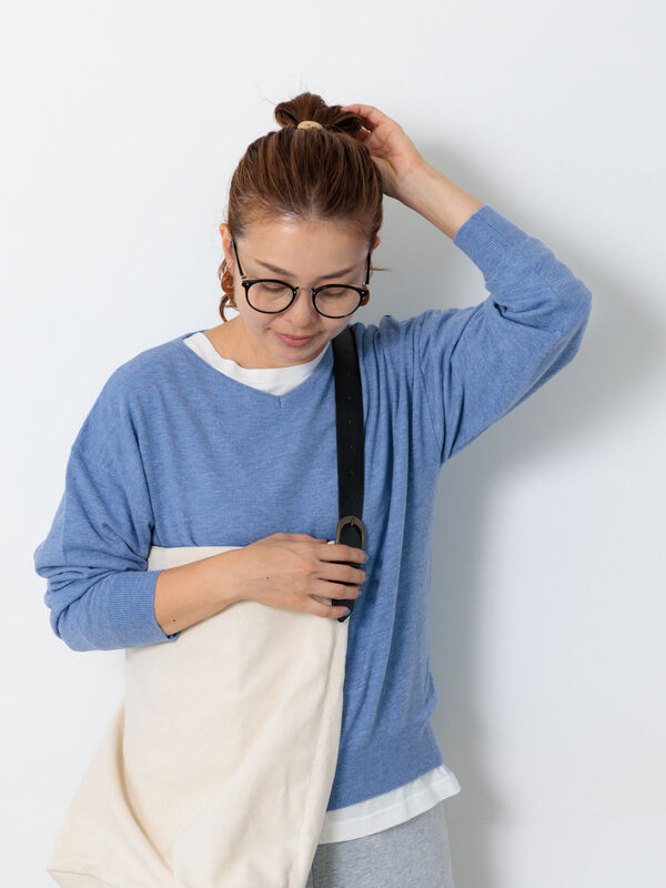 セール】 もちもちVネックニット（ブラック/レッド/ベージュ/ブルー