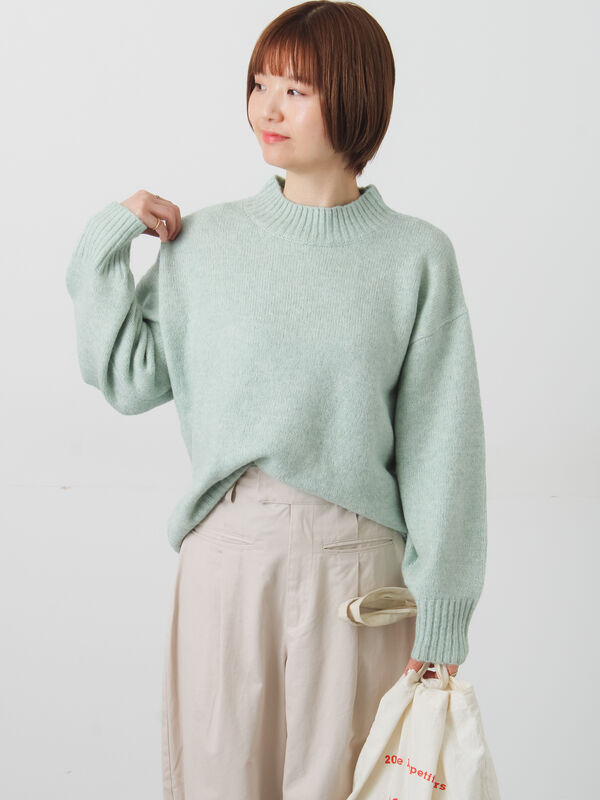 セール】 ウール混ふわふわハイネックニット（チャコールグレー/ピンク