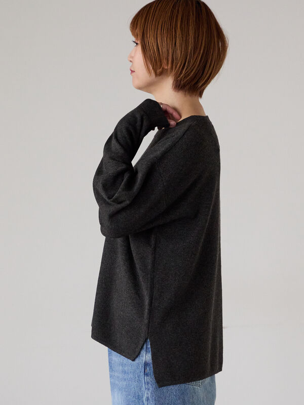 セール】 もちもちクルーネックニット（グレー/チャコールグレー