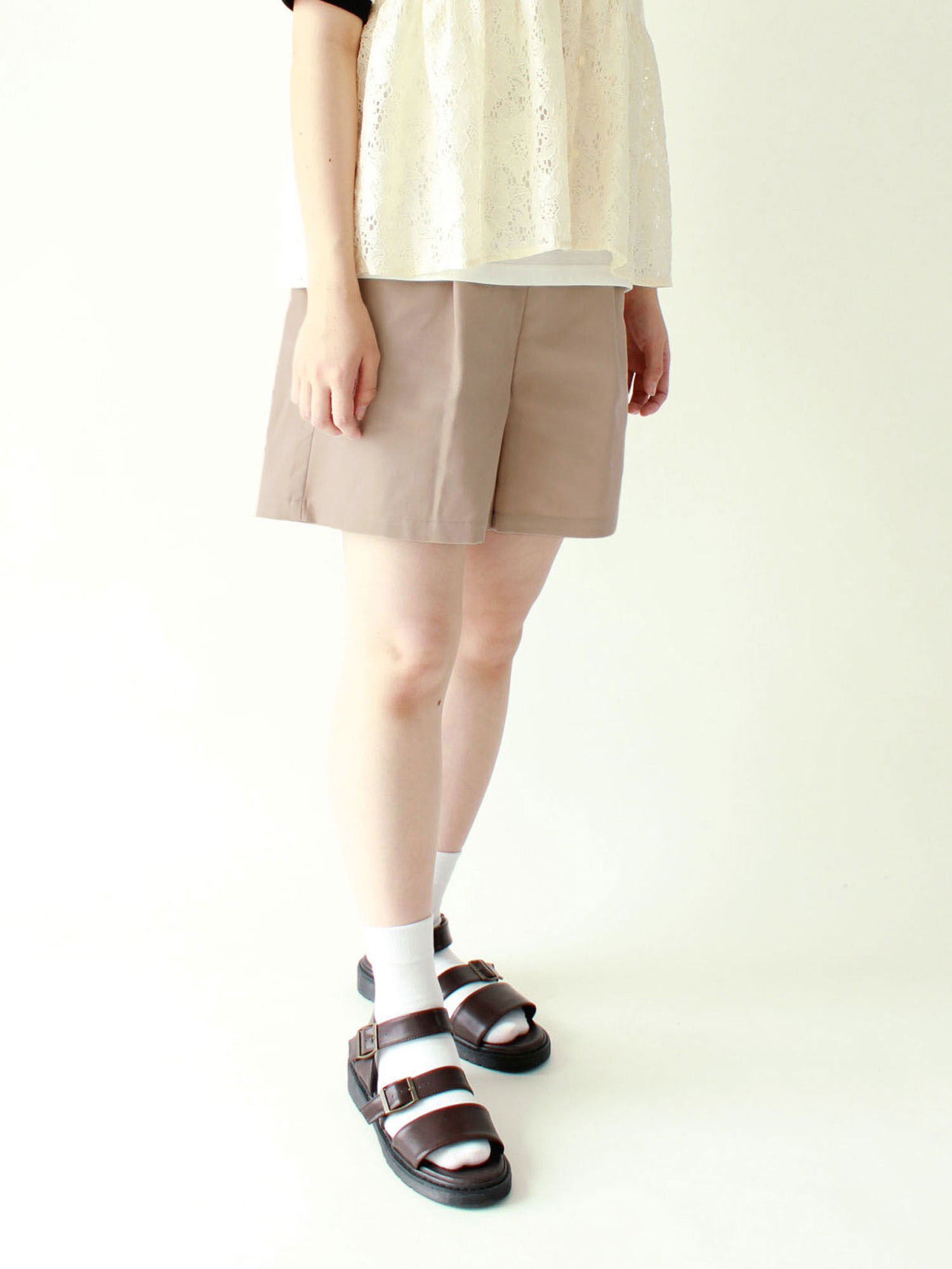 セール タックショートパンツ ベージュ カーキ キナリ ボトムス Ehka Sopo エヘカソポ 公式通販