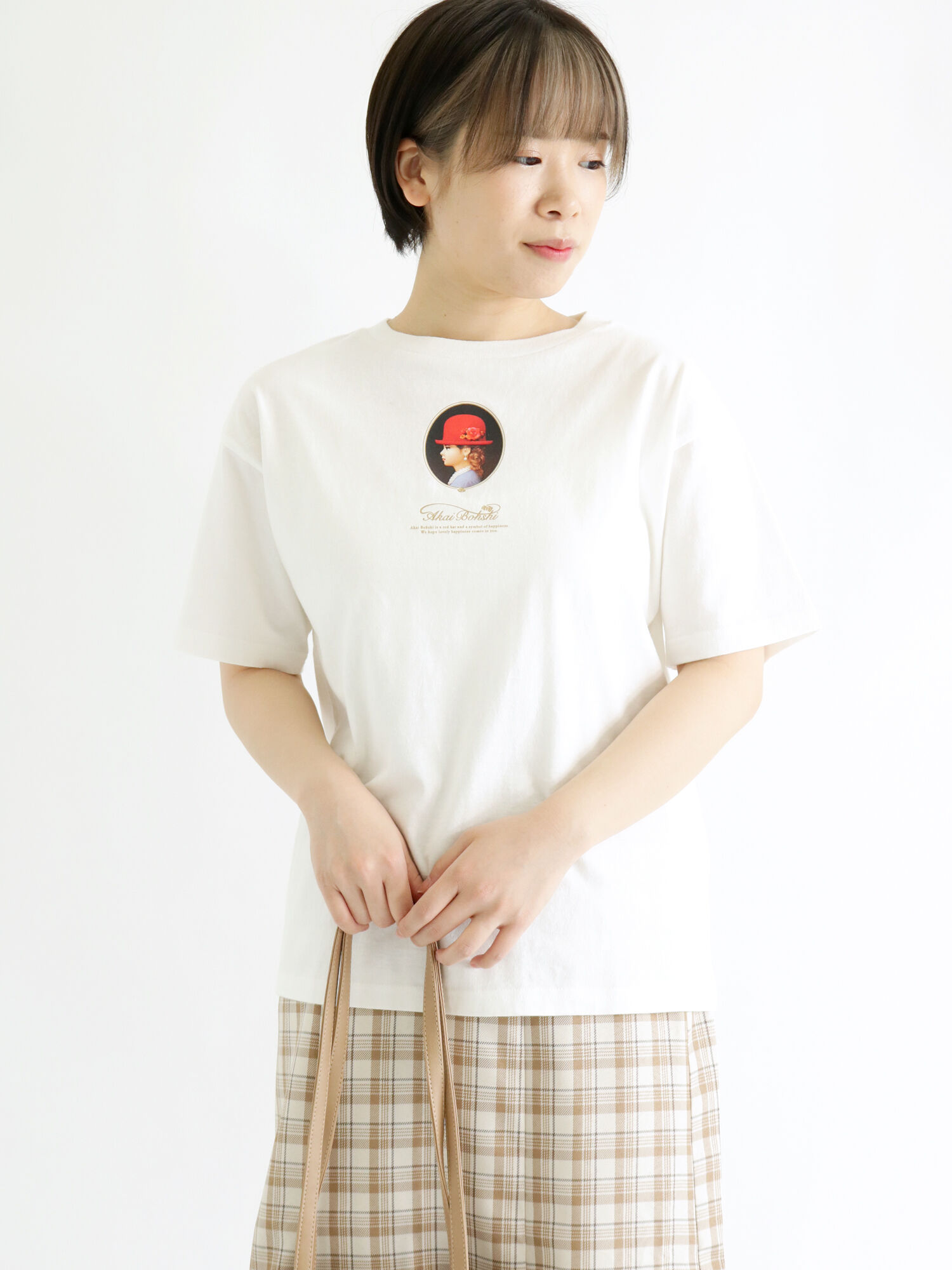 赤い帽子 女の子柄tシャツ オフホワイト ブラック トップス カットソー Ehka Sopo エヘカソポ 公式通販