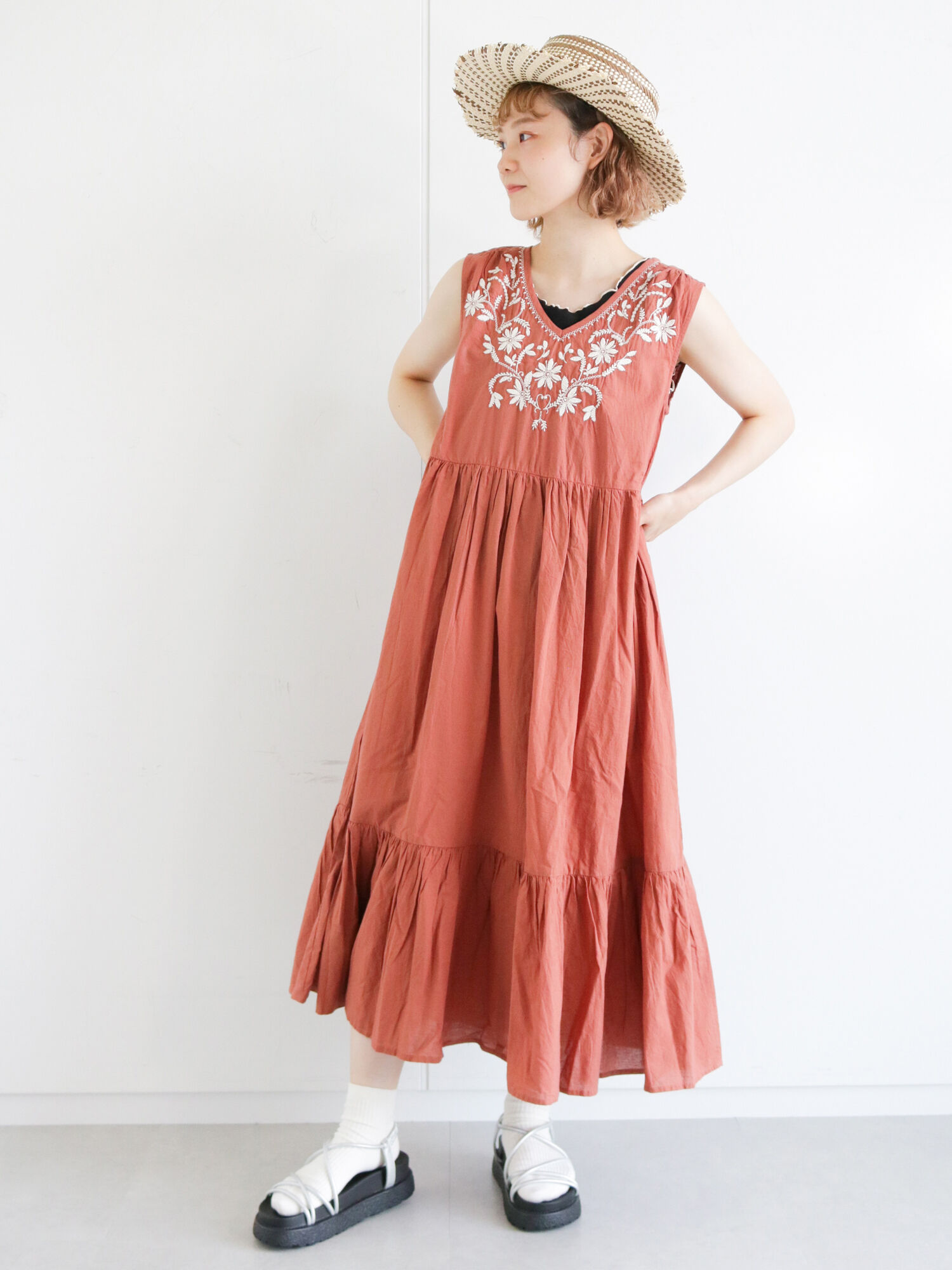 セール インド刺繍ノースリワンピース ブラック ブラウン グリーン ワンピース ワンピース Ehka Sopo エヘカソポ 公式通販