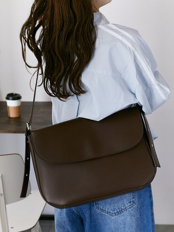 セール】 エコレザーショルダーバッグ（グレー/ブラック