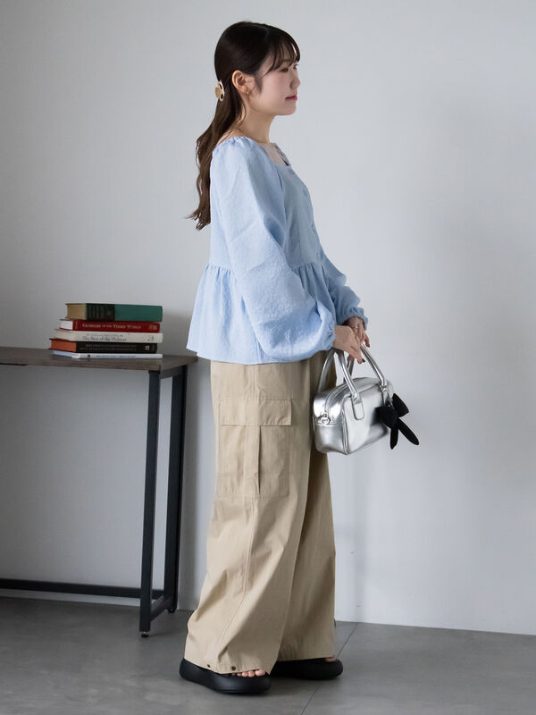 セール】 スクエアネックブラウス（オフホワイト/ブラック/サックス