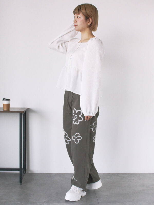 セール】 スクエアネックブラウス（オフホワイト/ブラック/サックス