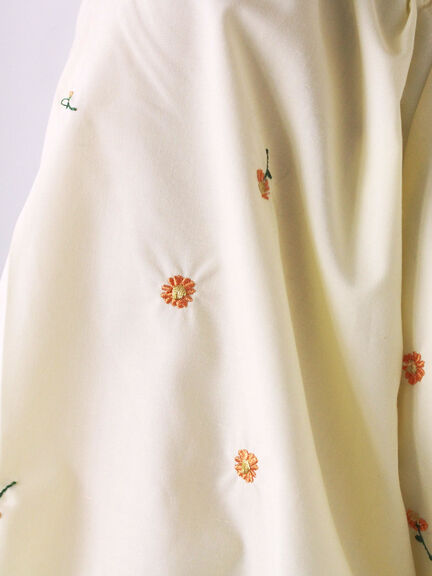 花刺繍スクエアネックブラウス（オフホワイト/ブラック/イエロー）｜ehka sopo（エヘカソポ）通販