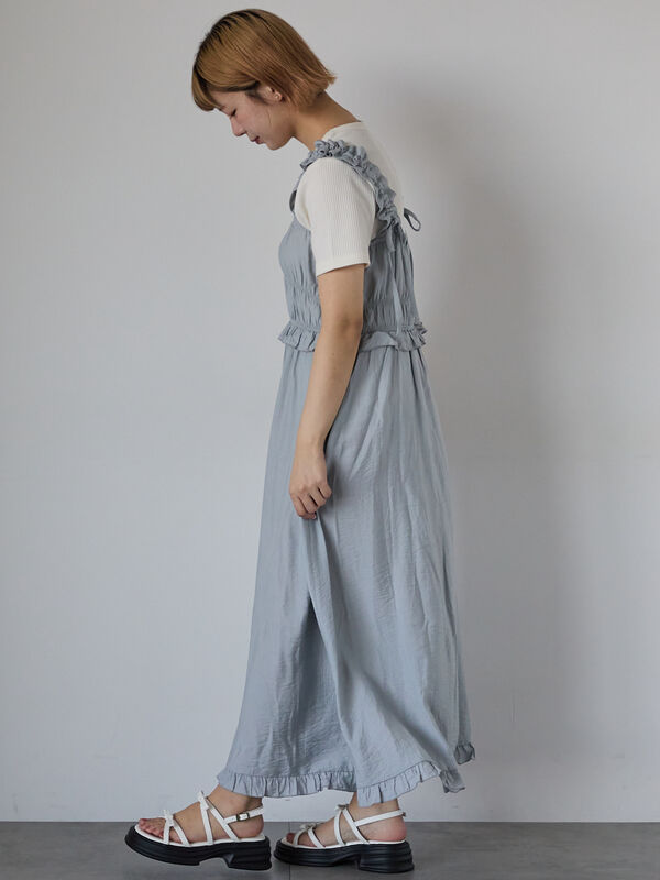 【THE TOE】グレー S フリルポロワンピース 新品タグ付き THE TOE】グレー S フリルポロワンピース 新品タグ付き