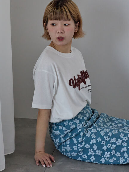 サガラ刺繍Tシャツ（オフホワイト/チャコールグレー/オレンジ）｜ehka sopo（エヘカソポ）通販