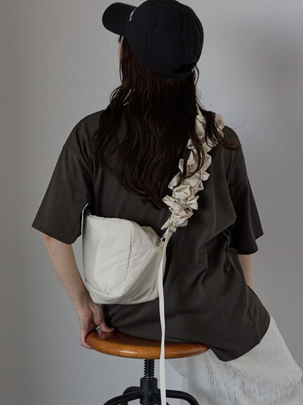 サガラ刺繍Tシャツ（オフホワイト/チャコールグレー/オレンジ）｜ehka sopo（エヘカソポ）通販