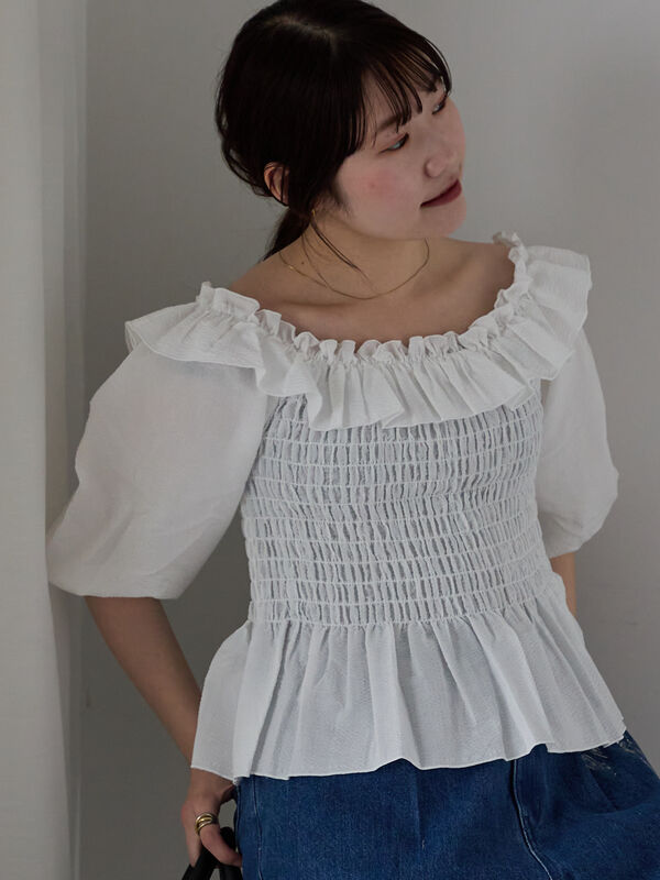 セール】 ◎フリルオフショルブラウス（オフホワイト/ブラック