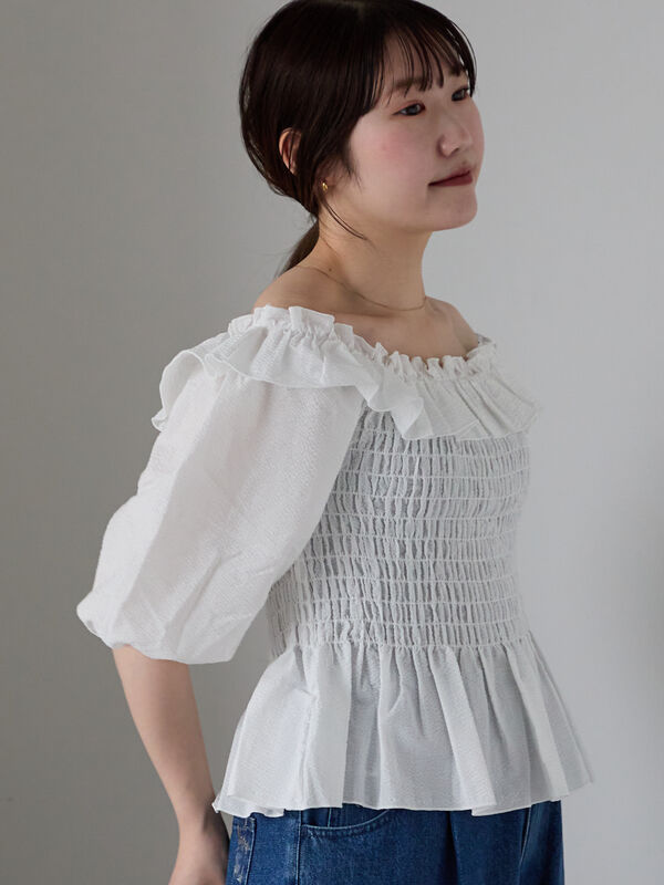 セール】 ◎フリルオフショルブラウス（オフホワイト/ブラック