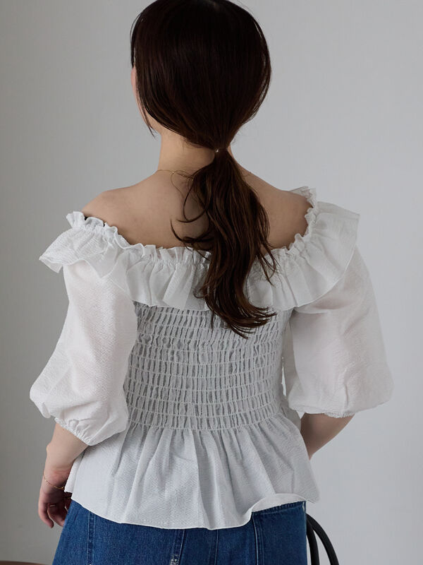 セール】 ◎フリルオフショルブラウス（オフホワイト/ブラック