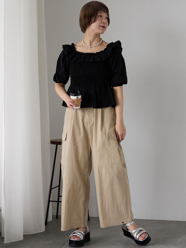 セール】 ◎フリルオフショルブラウス（オフホワイト/ブラック