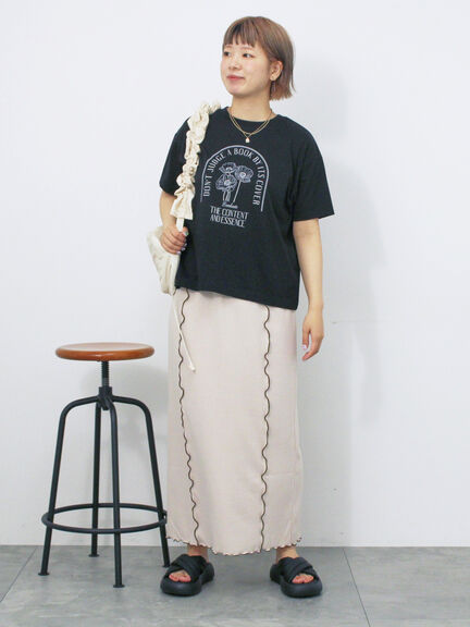 花プリントTシャツ（オフホワイト/ブラック/ピンク/キナリ）｜ehka sopo（エヘカソポ）通販