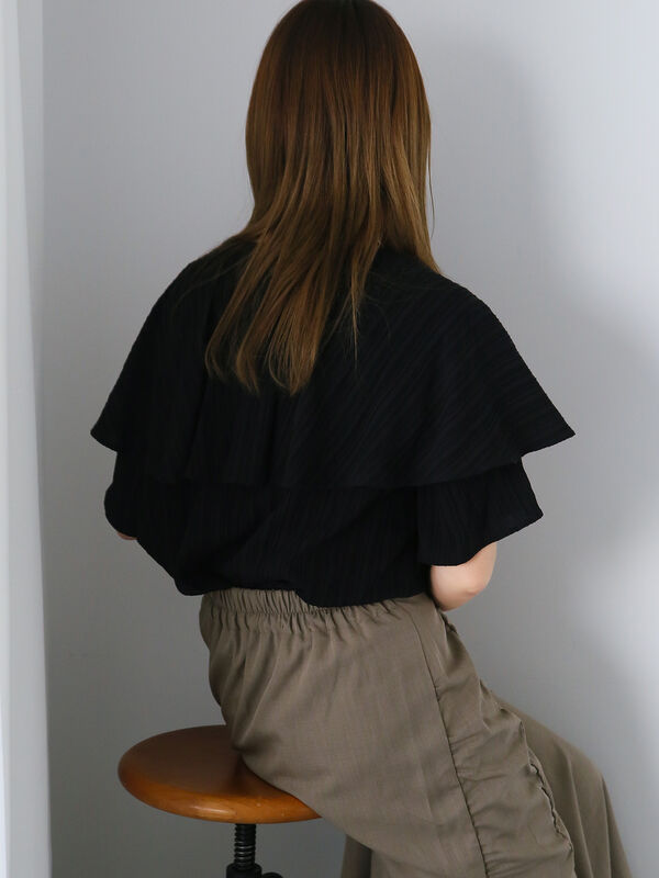 セール】 シワ加工ケープカラーブラウス（オフホワイト/ブラック