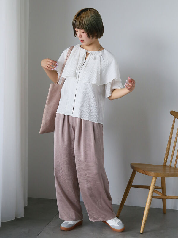 セール】 シワ加工ケープカラーブラウス（オフホワイト/ブラック