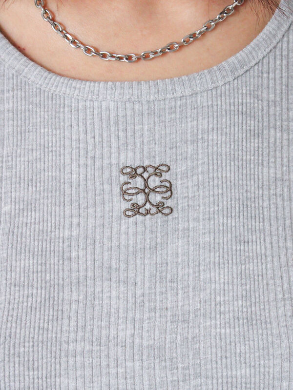 Tina ❤︎‬ 即日発送 エンブレム付き ショルダーボタンニットプルオーバー TINA：JOJUN 全5