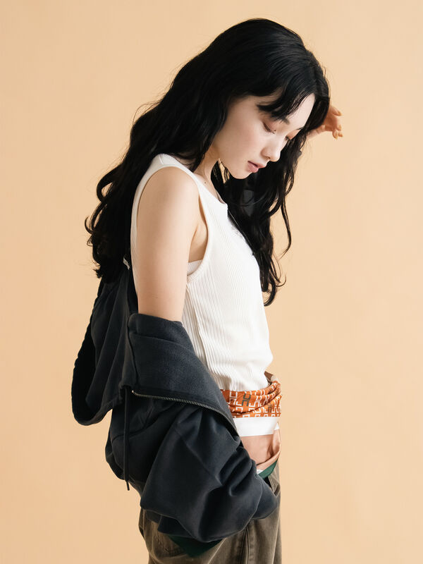 セール】 ワンポイント刺繍タンクトップ（グレー/ブラック/ブラウン