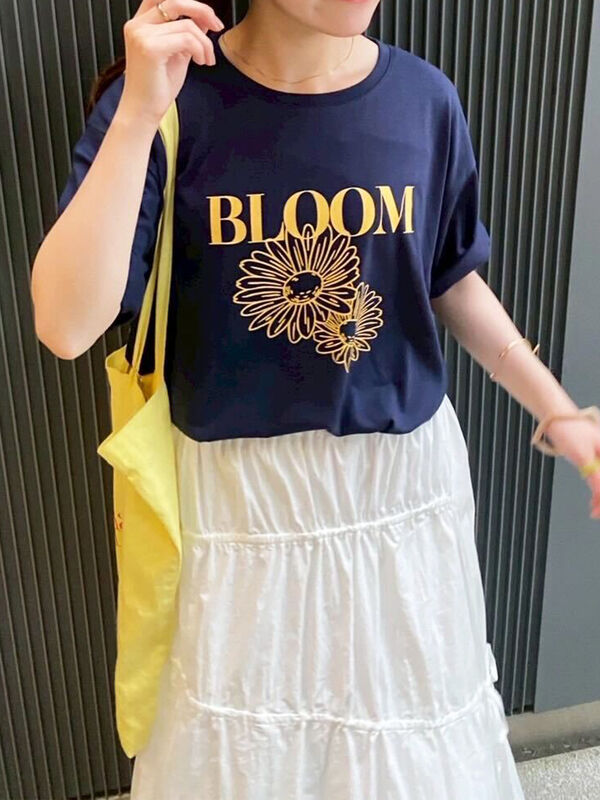 セール】 花モチーフTシャツ（オフホワイト/イエロー/ネイビー