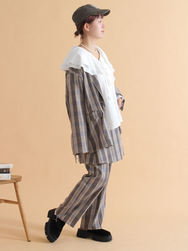 センタープレスストレートスラックス（グレー/チャコールグレー