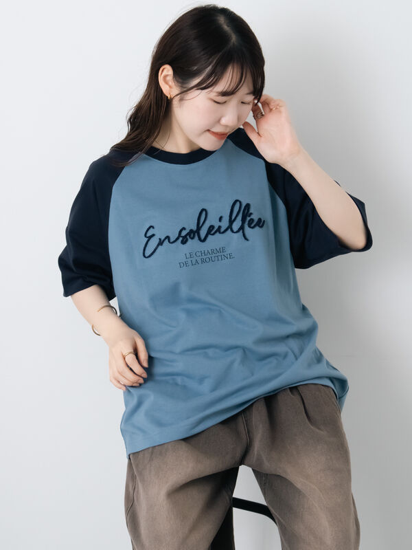 セール】 歯ブラシ刺繍ラグランT（オフホワイト/チャコールグレー