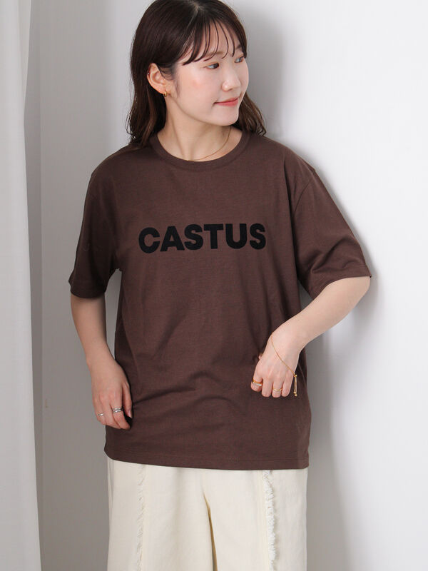カデュネ　新品正規品　フロッキーロゴT-shirt　Tシャツ　ベージュ NEWNEWフロッキーロゴクロップド丈Tシャツ a19-008 | BlueOnionStore
