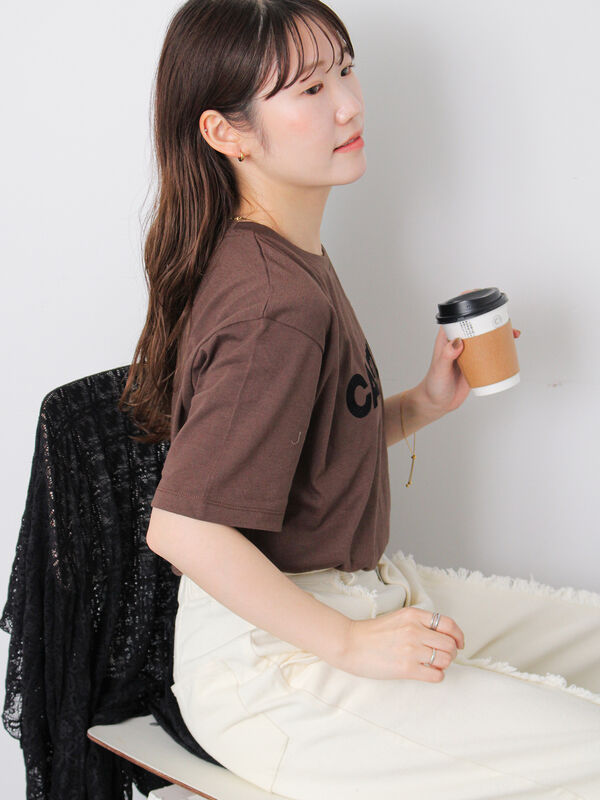 セール】 フロッキーロゴTシャツ（オフホワイト