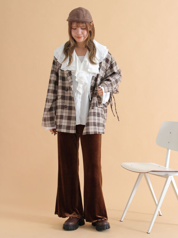 セール】 ラッフル襟ブラウス（オフホワイト/ブラック/ブルー/トップス