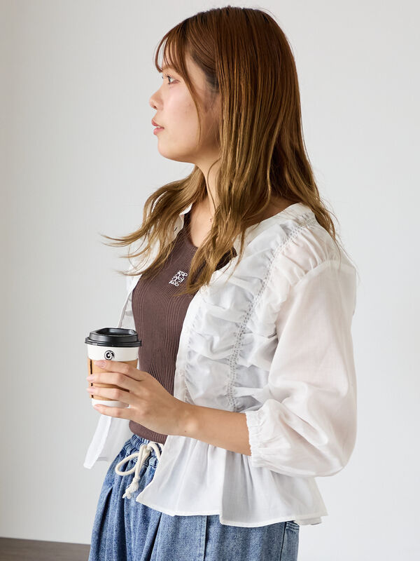 セール】 シャーリングバンドカラーブラウス（オフホワイト/ブラック