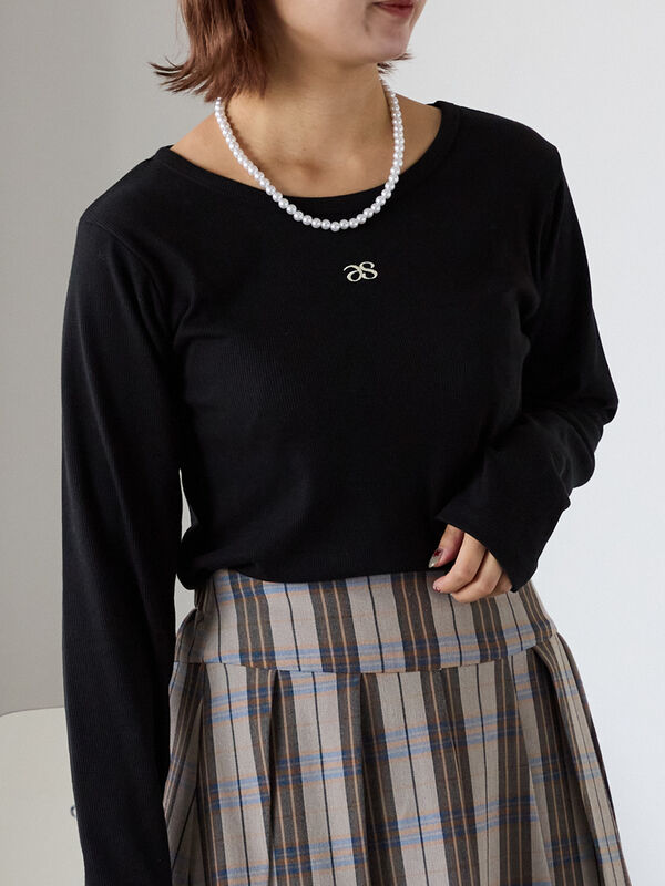 セール】 ワンポイント刺繍クルーネックカットソー（オフホワイト