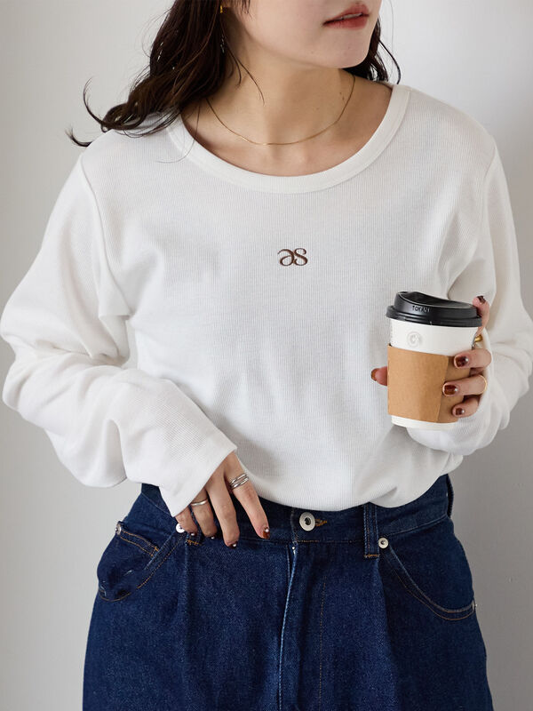 セール】 ワンポイント刺繍クルーネックカットソー（オフホワイト