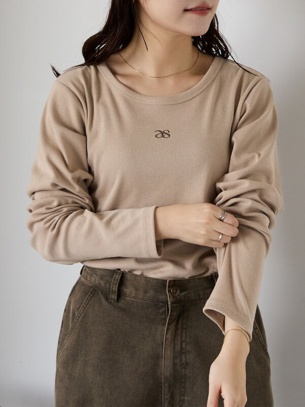 さとぽん セール】 ワンポイント刺繍クルーネックカットソー（オフホワイト