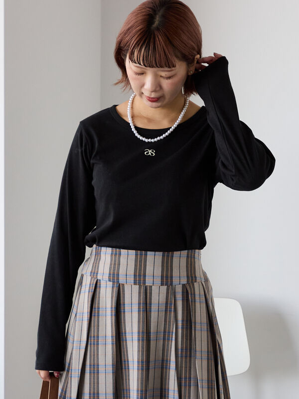 セール】 ワンポイント刺繍クルーネックカットソー（オフホワイト