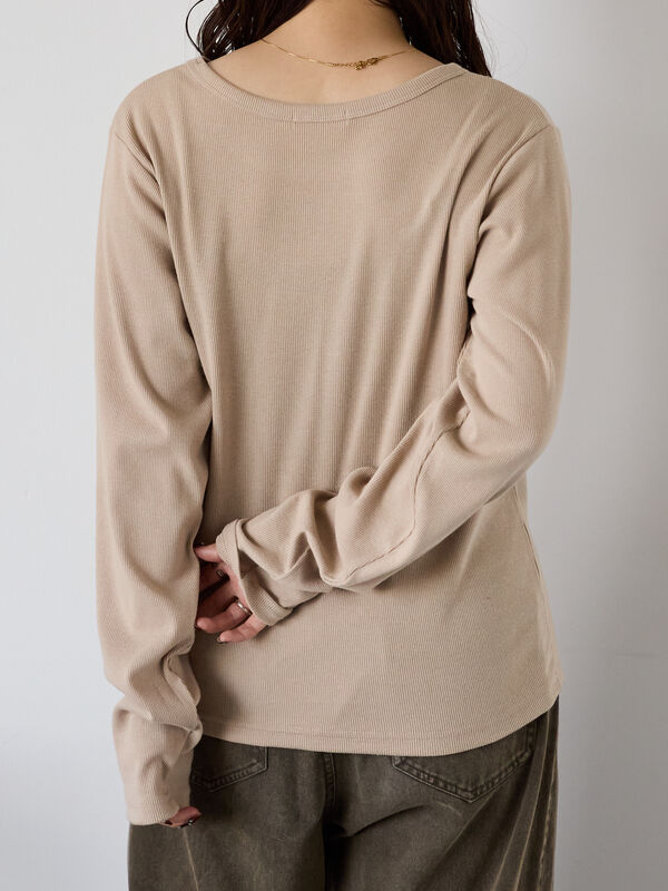 セール】 ワンポイント刺繍クルーネックカットソー（オフホワイト