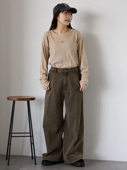 ワンポイント刺繍クルーネックカットソー（オフホワイト/グレー/ブラック/ベージュ）｜ehka sopo（エヘカソポ）通販