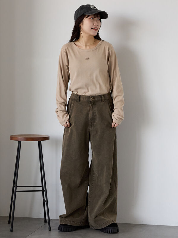 セール】 ワンポイント刺繍クルーネックカットソー（オフホワイト