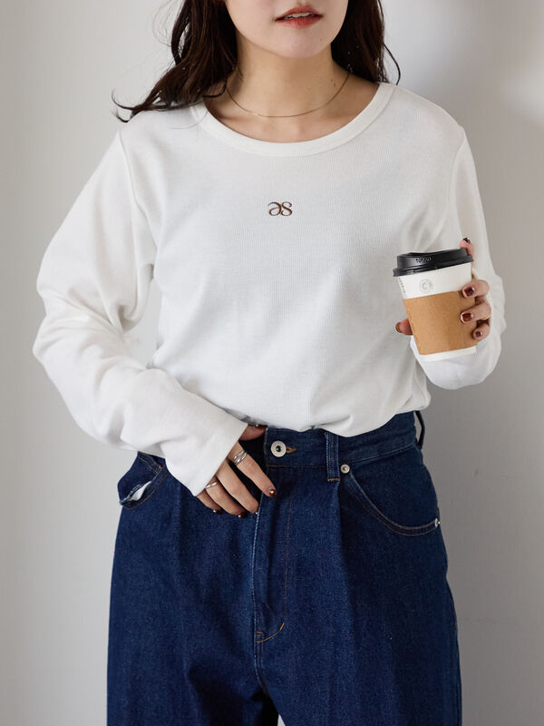 セール】 ワンポイント刺繍クルーネックカットソー（オフホワイト